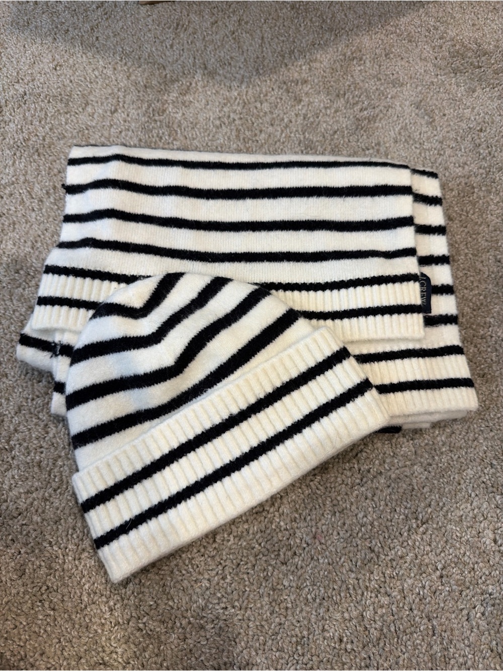 Striped Beanie and Scarf Set - Black & White